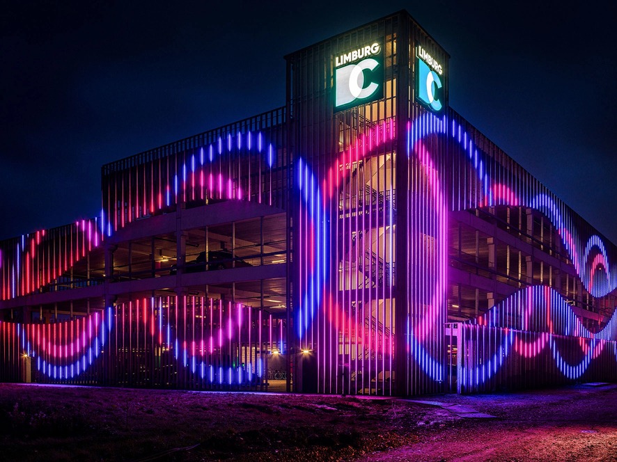 Lichtbakken voor DC Limburg
